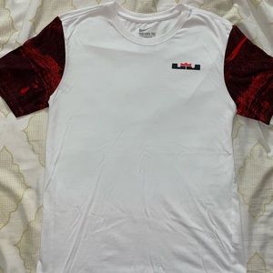 NIKE LeBron James T Shirt